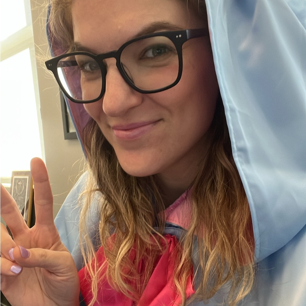 Meet your Posher, Roxanna